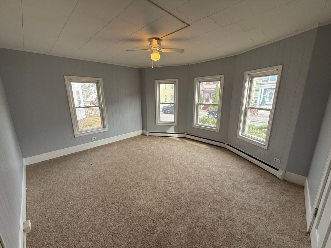 Foto principal - 568 Rimmon St