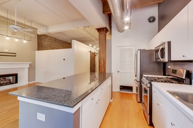 Building Photo - 375 W Erie St