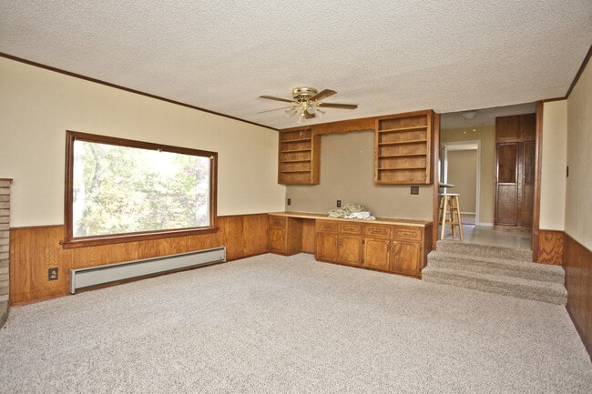 Building Photo - ***33 Sheneman Drive***