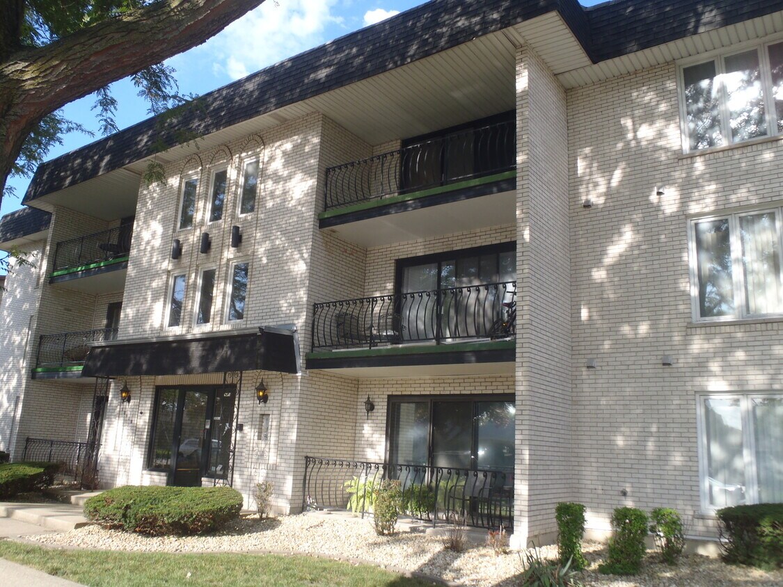10910 Kilpatrick Ave Unit 3NE, Oak Lawn, IL 60453 Condo for Rent in