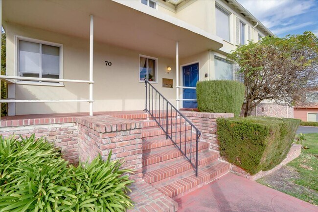Building Photo - 70 41st Ave