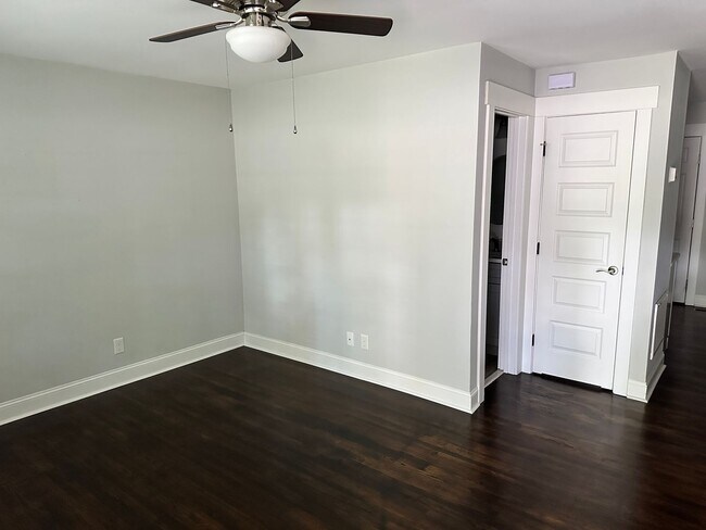 Building Photo - Beautifully Renovated Apartment in Wilmore!