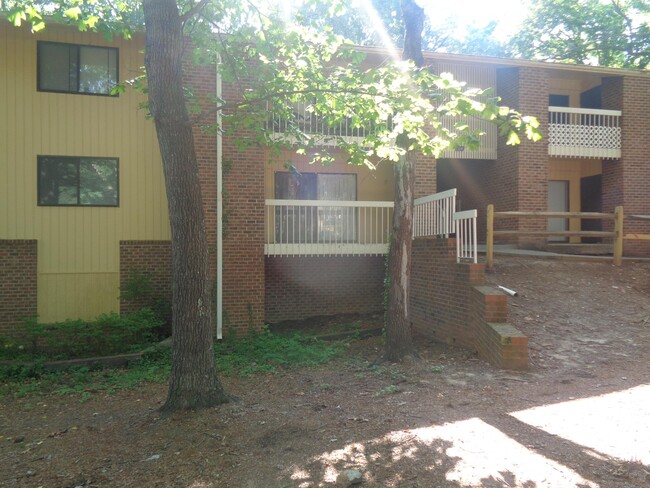 Building Photo - 1204 Schaub Dr