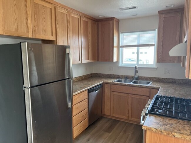 Foto del edificio - 3 BEDROOM SINGLE LEVEL HOME