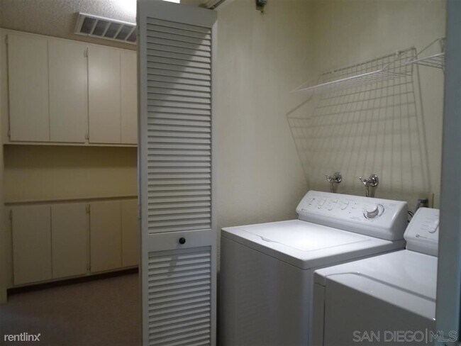 Building Photo - 3 br, 2 bath Townhome - 3918 Murray Hill R...