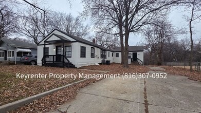 Building Photo - 1512 W College St