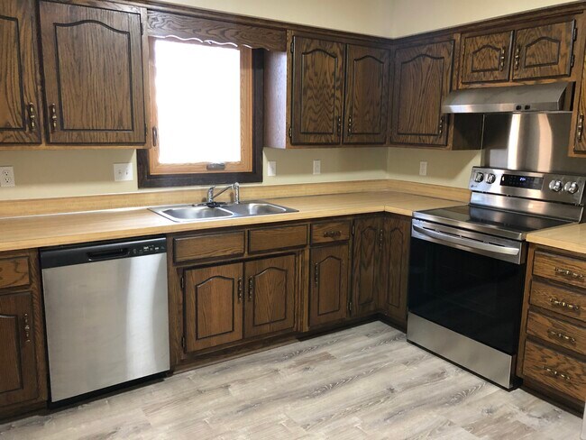 Kitchen - 1272 Norton Ave NE