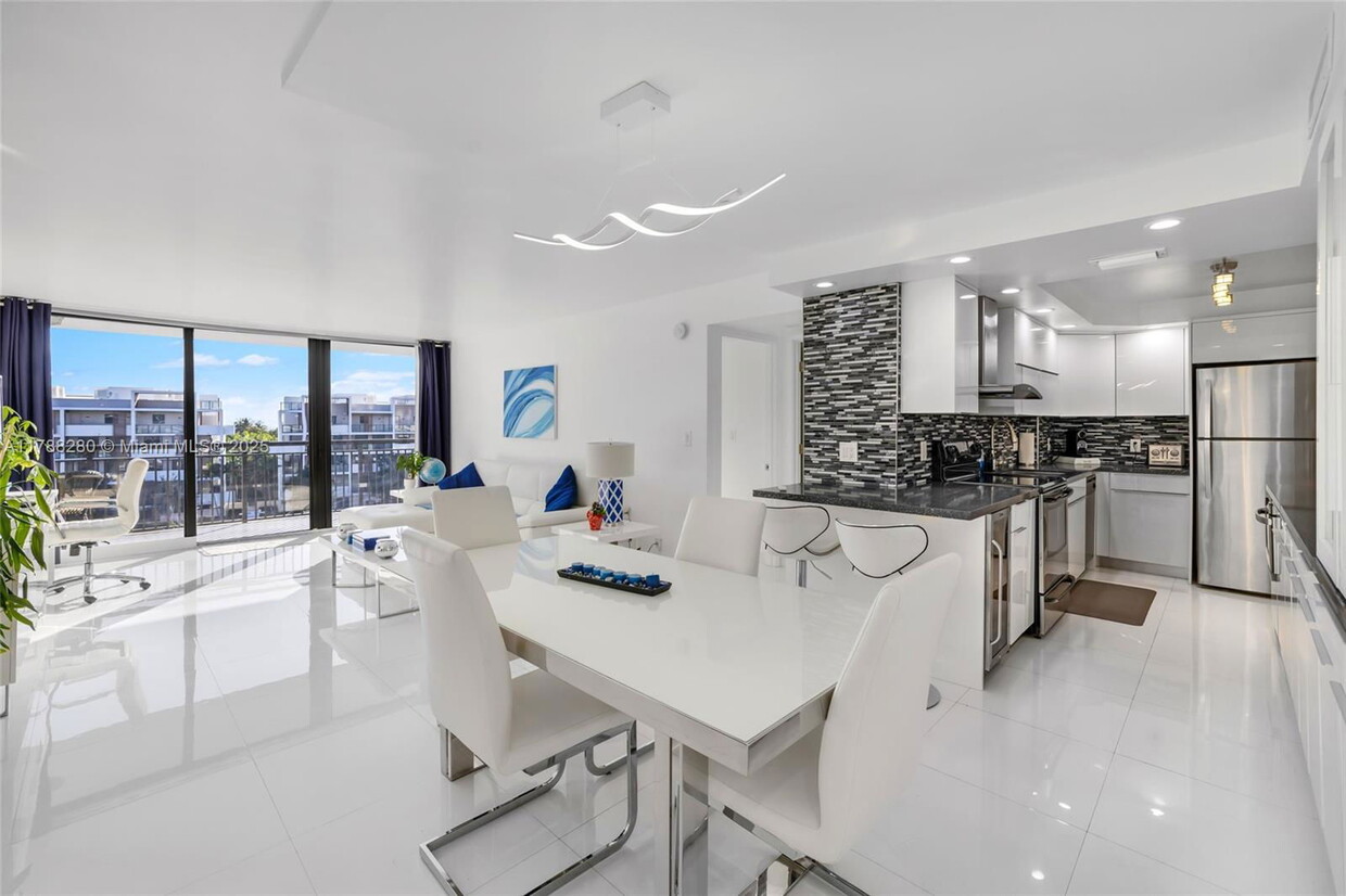 Foto principal - 3031 N Ocean Blvd