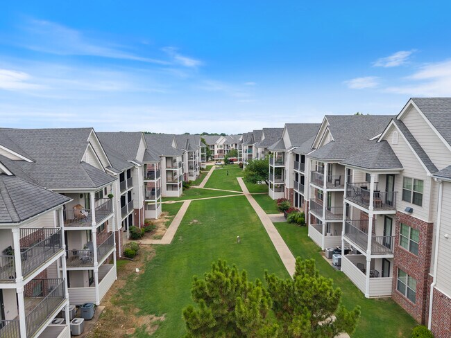 Foto del edificio - Centerstone Apartment Homes