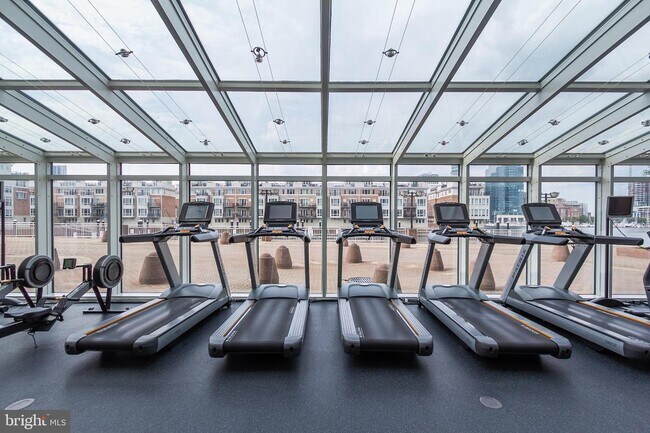 Building Photo - 100 Harborview Dr