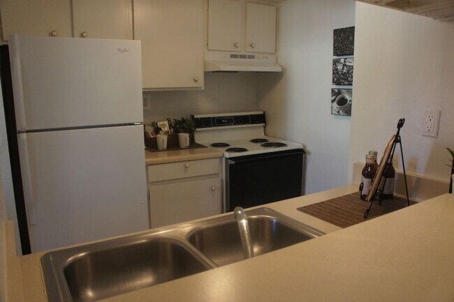 Foto del edificio - 3524 Greystone Dr