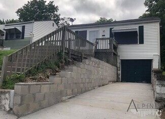 Building Photo - 3933 Monroe Ave