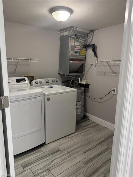 Foto del edificio - 1392 Churchill Cir