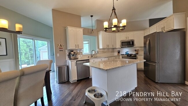Building Photo - 218 Pendryn Hill Bay