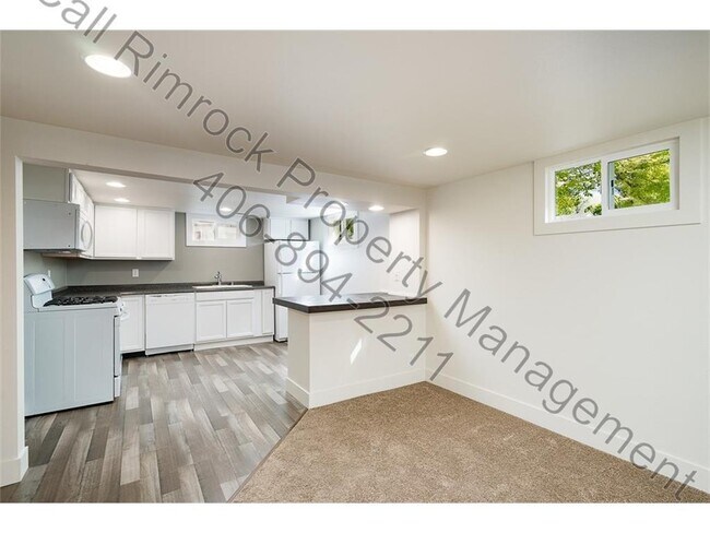 Foto del edificio - 3329  Poly Dr