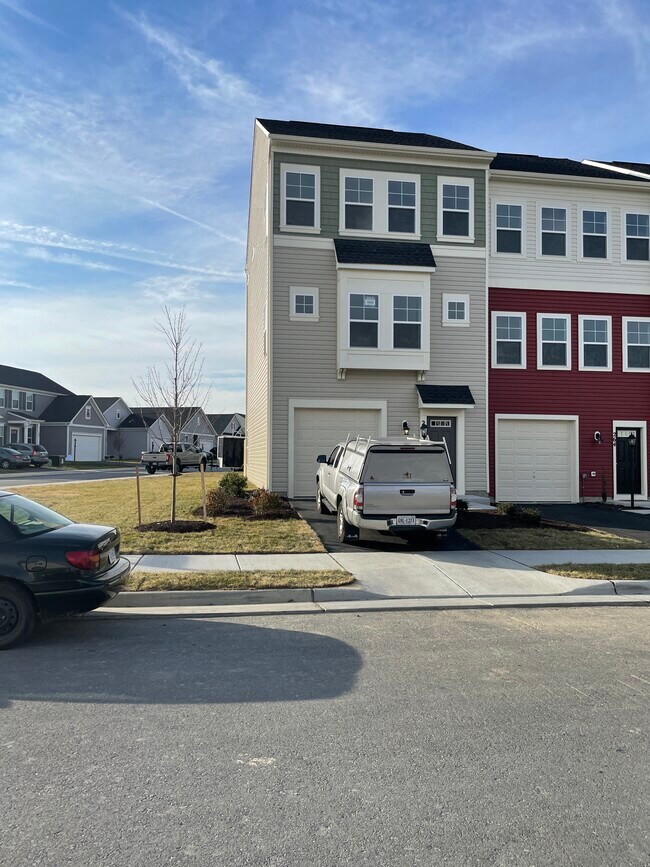 Building Photo - 266 Norland Knoll Dr