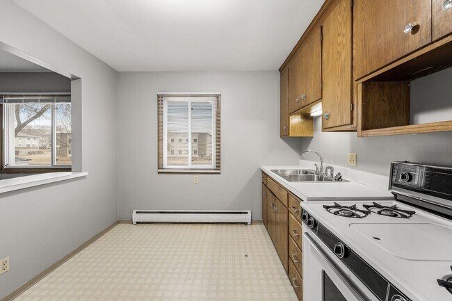 Foto del edificio - Spacious 2BR/1Bath Available Now!