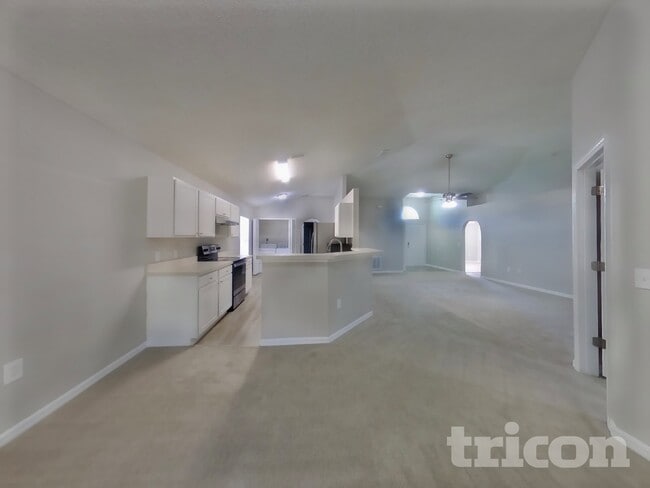 Building Photo - 7439 Lawn Tennis Ln