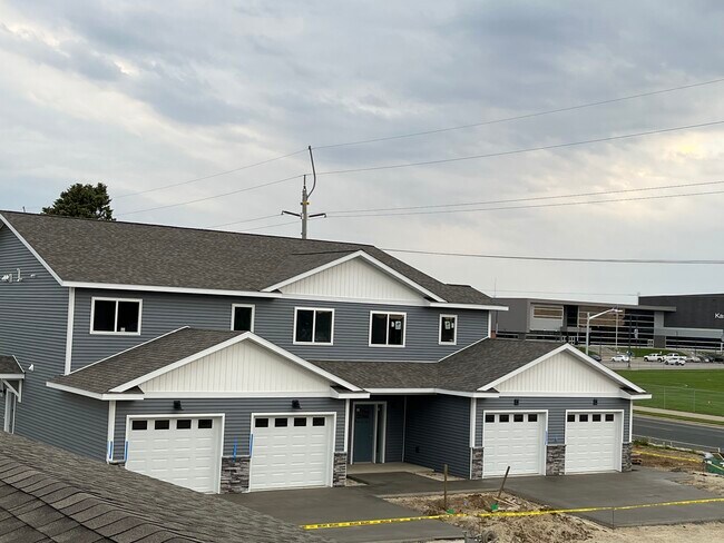 Building Photo - 1505 4th Ave Ln NE