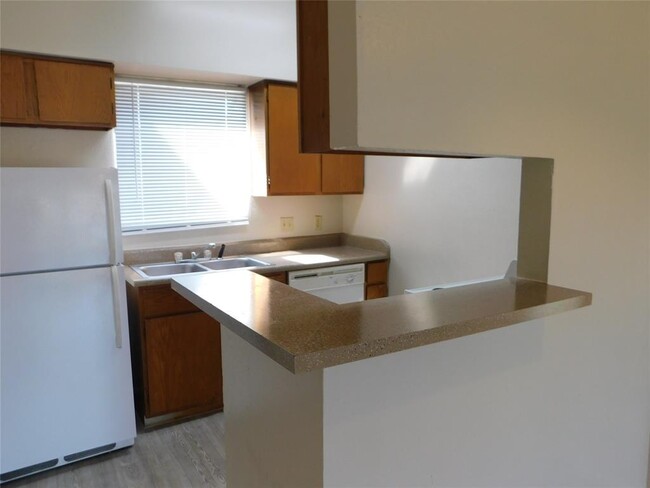 Building Photo - 2407 W Slaughter Ln