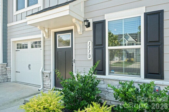 Building Photo - 111 Skylar Vw Wy