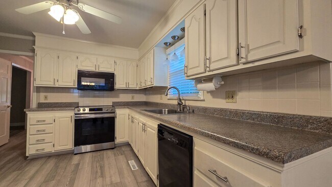 Foto del edificio - 600 Barkworth Rd