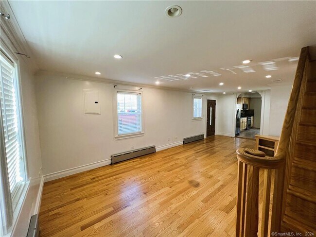Building Photo - 64 Beacon View Dr