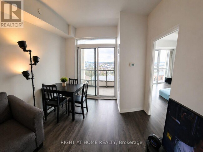 Photo du bâtiment - 9560 Markham Rd