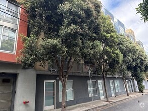 Building Photo - 250 Clara St