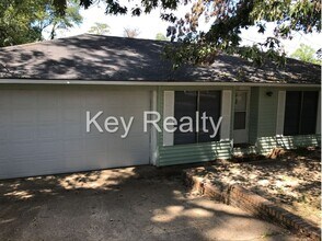 Building Photo - 1710 Creed St