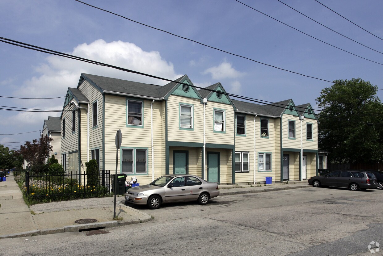 Primary Photo - Cornplanter Row