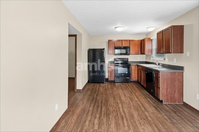 Building Photo - 5829 Sharets Dr