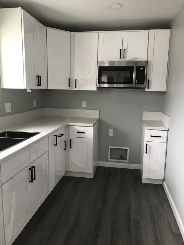 Foto principal - 15823 S Dalton Ave