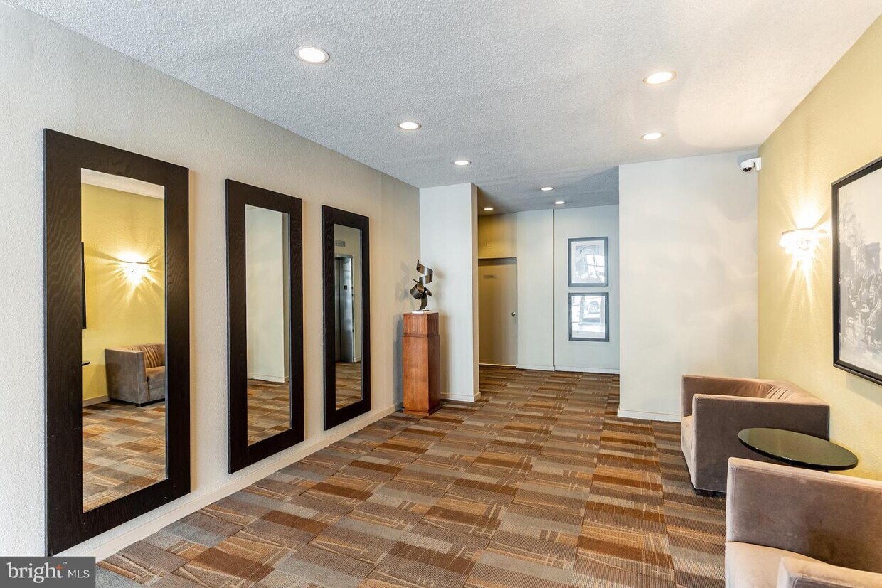 Foto principal - 1700 17th St NW