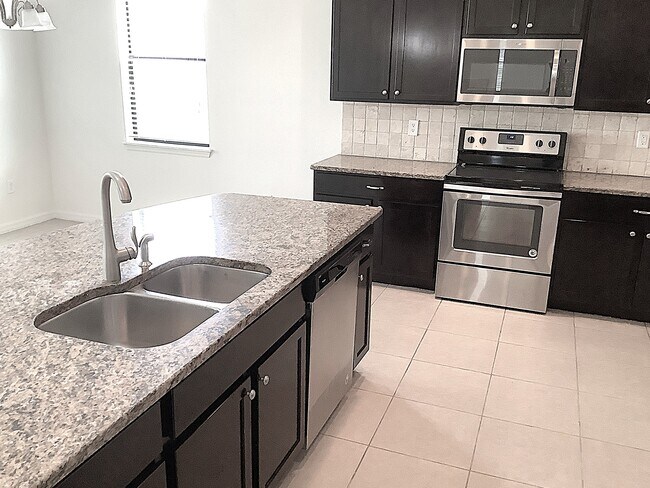 Building Photo - 11621 Winterset Cove Drive