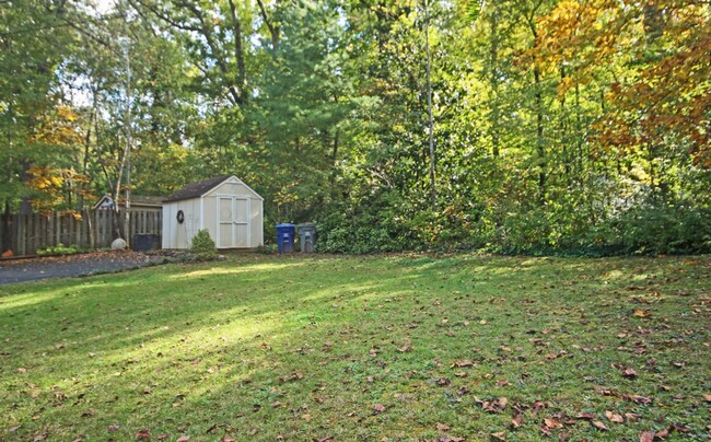 Foto del edificio - 205 Lakewood Dr