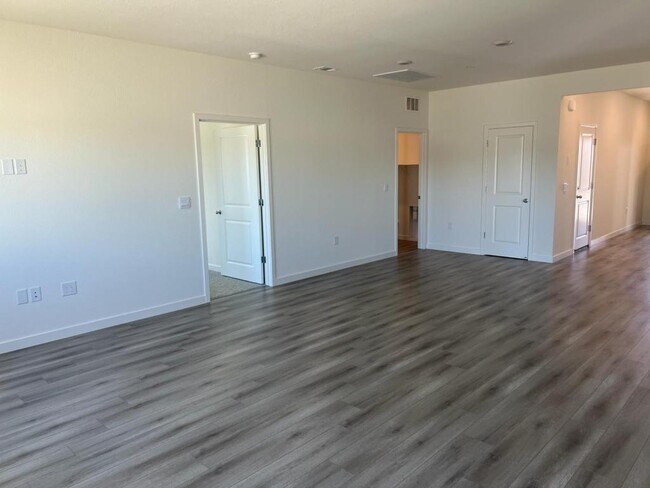 Building Photo - 8865 Stratham Wy