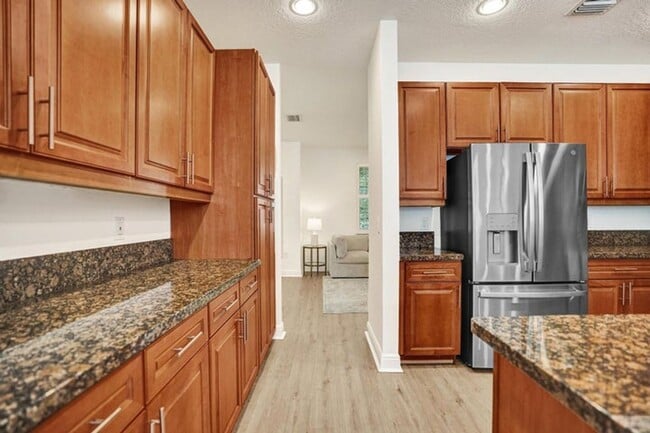 Photo - 642 NW 38th Cir House