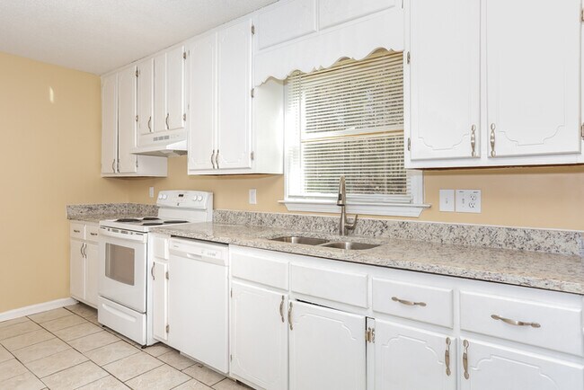 Foto del edificio - 155 Woodcrest Dr