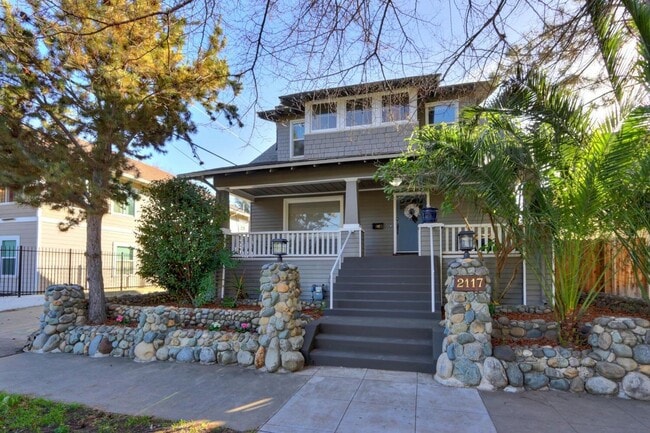 Photo - Beautifully Renovated 5 Bedroom Midtown Home