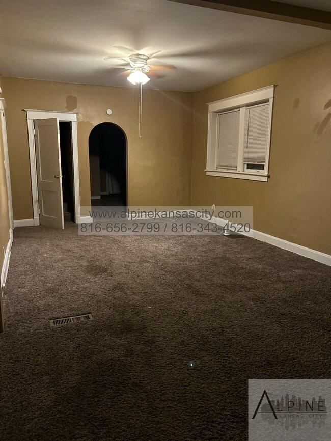 Building Photo - Huge Bonus Room, Vouchers Accepted