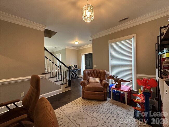 Foto del edificio - 819 Stargard Ct
