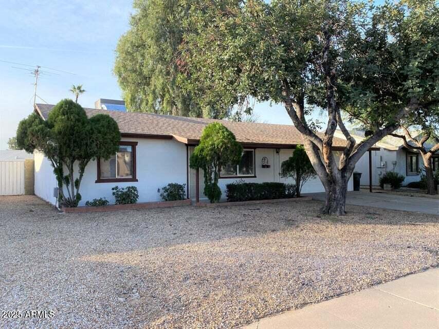 Foto principal - 3509 E Acoma Dr