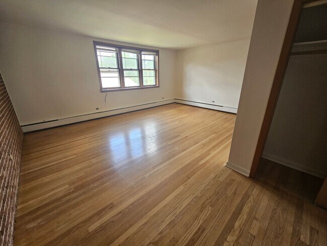 Foto del edificio - MCM Charming 1 Bedroom
