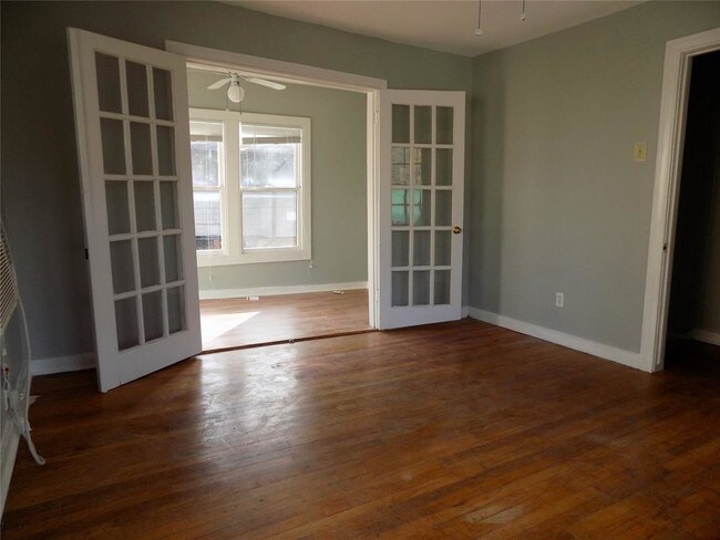 Foto del edificio - 1624 Bonnie Brae St