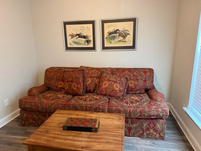 Foto del edificio - 352 Fox Haven Dr