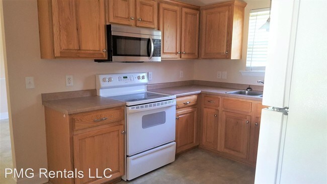 Building Photo - 2402 Walden Way