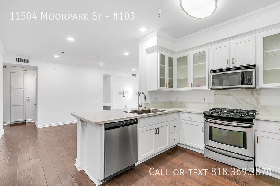 Primary Photo - 11504 Moorpark St