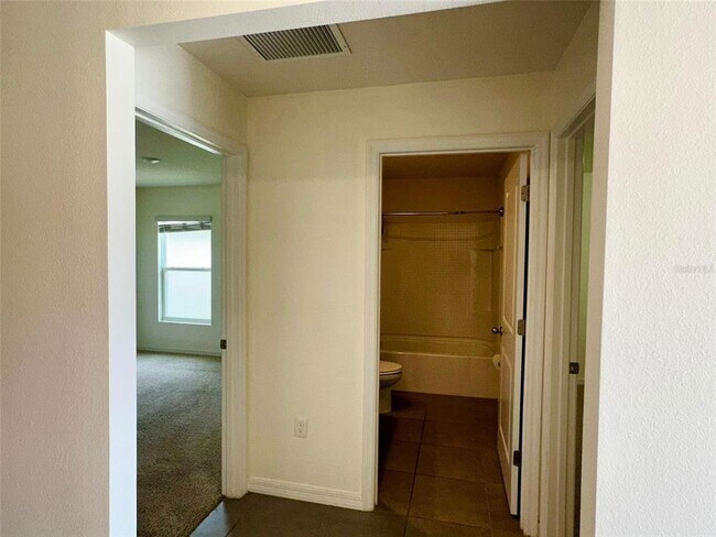 Building Photo - 668 SE 65th Ave