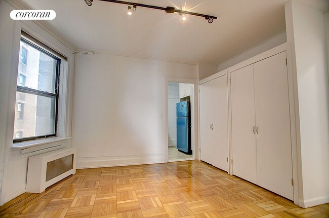 Building Photo - 315 W 102nd St